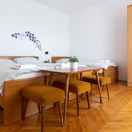 Guest house And Jeselnik 2*