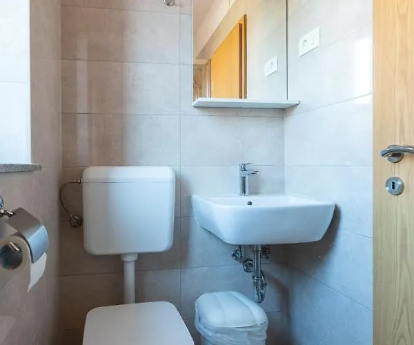 And Jeselnik Casa de hóspedes Portorož