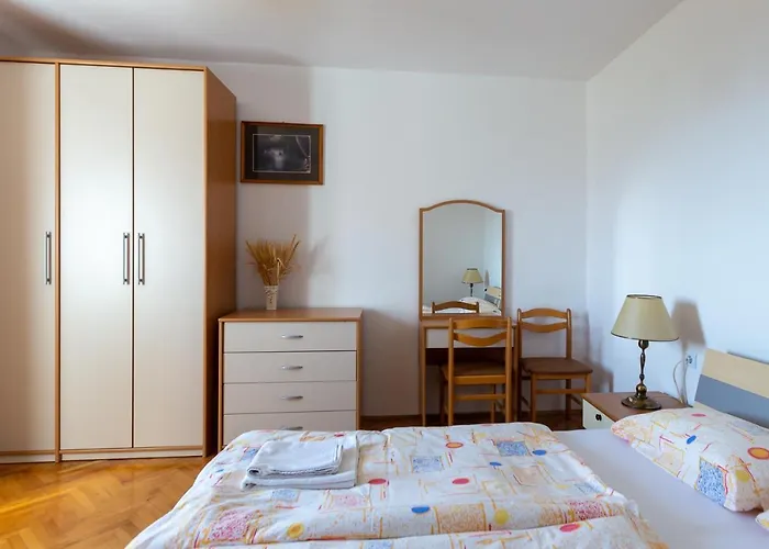 And Jeselnik 2* بورتوروز